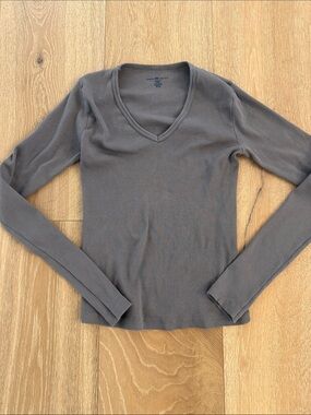 Brandy Melville Charcoal Ribbed V-Neck Long Sleeve Top